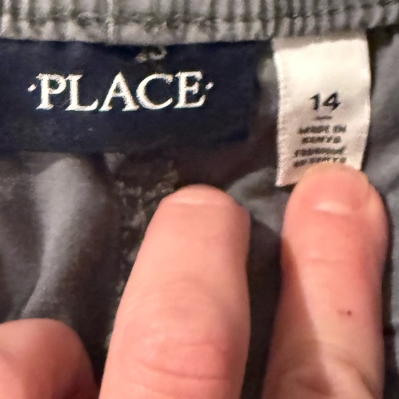 The Children’s Place Grey Cargo Shorts Boys Size 14 - Picture 3 of 3